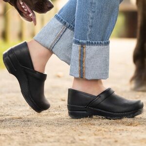 LIKE NEW Dansko Black Slip-On Clogs, Women’s 38 // 7.5-8